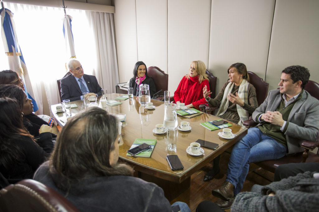 El PJ nacional recibió a las candidatas demócratas Cori Bush y Roza Calderón