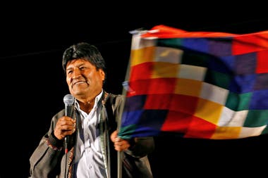 Todos a la embajada de Bolivia en repudio al golpe de estado