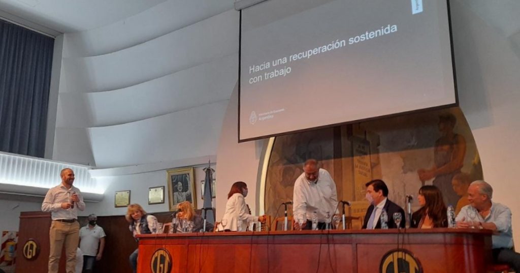 El consejo directivo de la la CGT recibió al ministro Guzmán